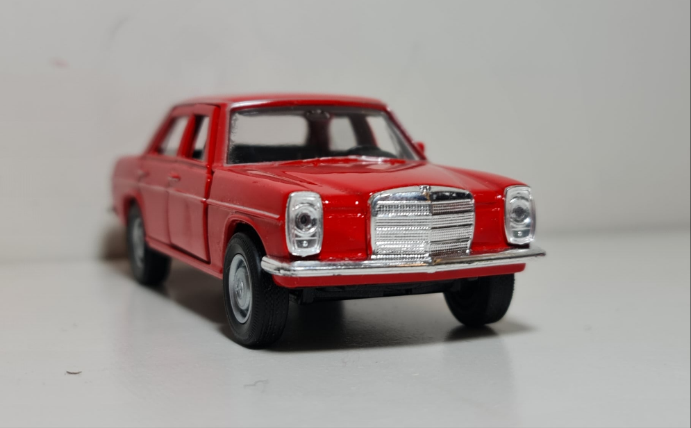 MERCEDES W115 220E