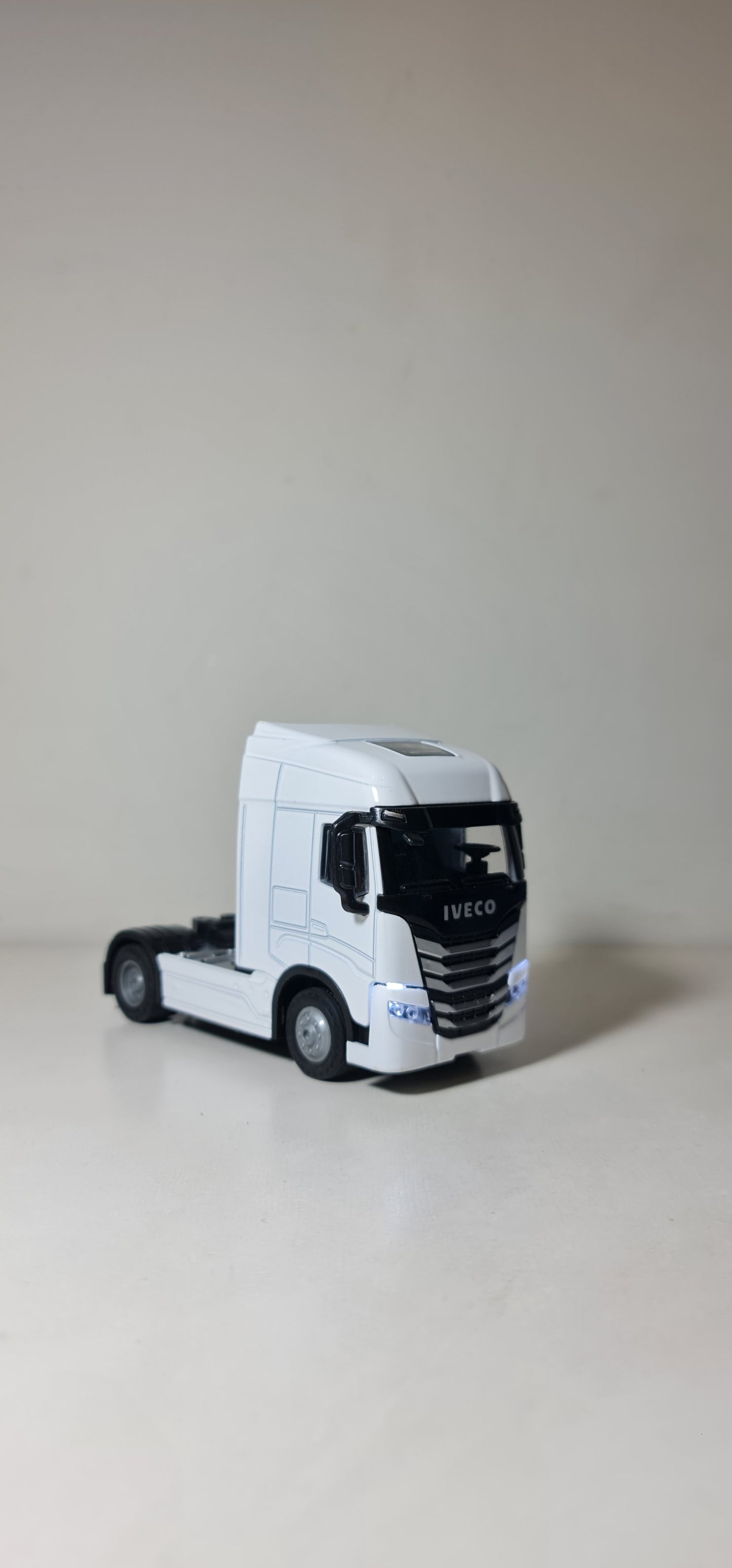 IVECO CONTAINER HEAD