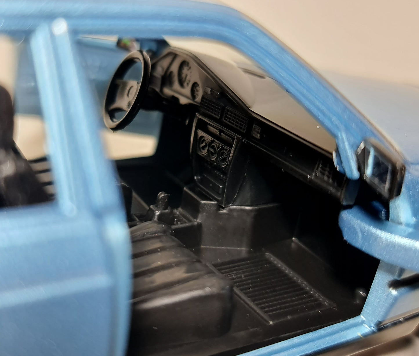 MERCEDES 190E W201