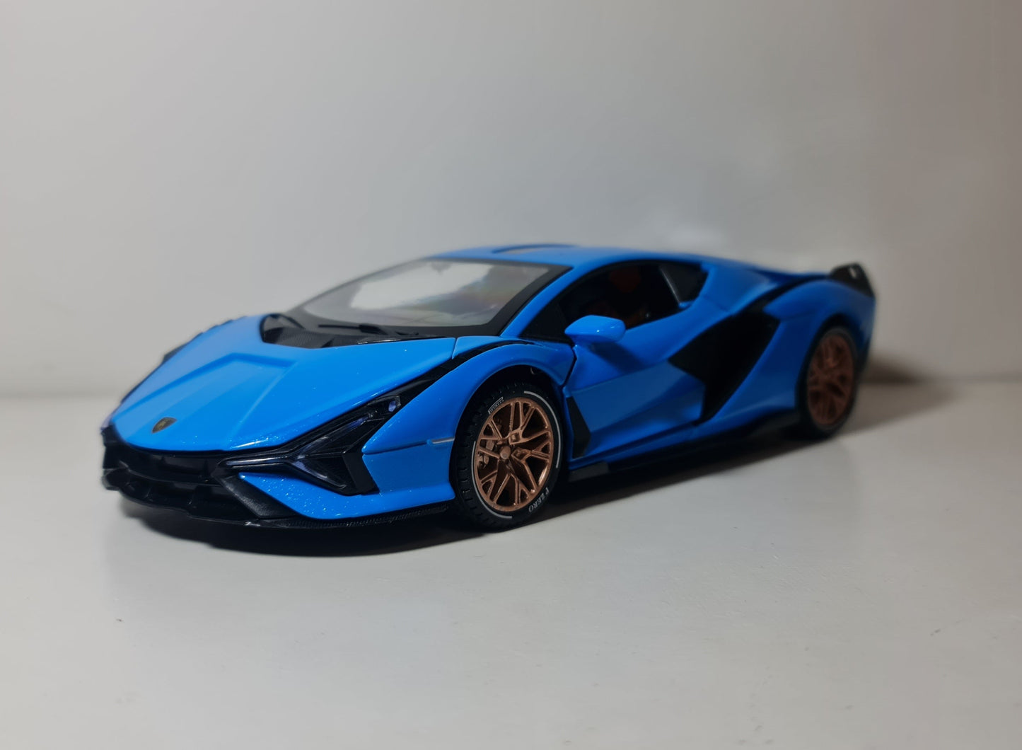 LAMBORGHINI SIAN (DEALER EDITION)