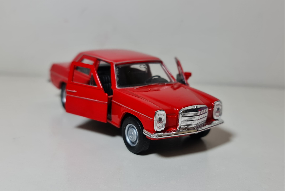 MERCEDES W115 220E