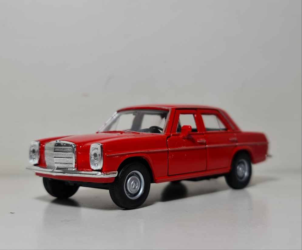 MERCEDES W115 220E