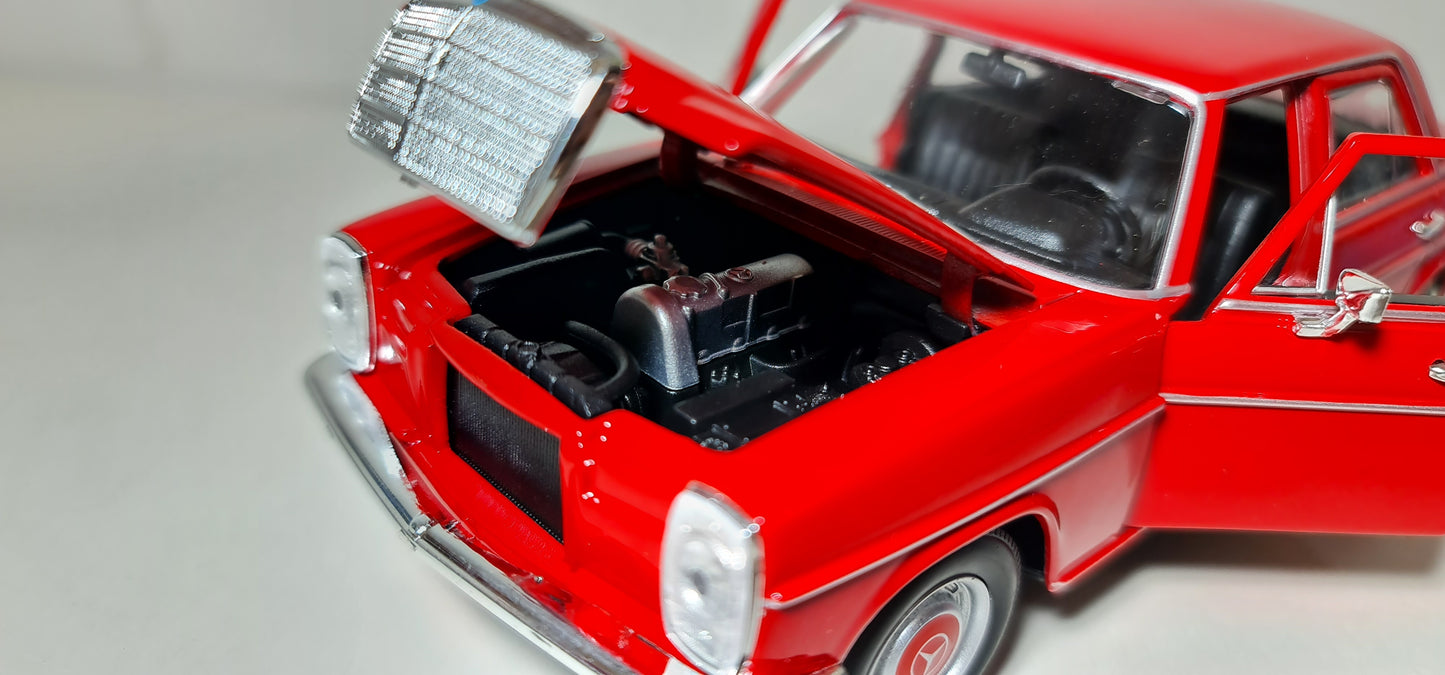 MERCEDES W115 220E