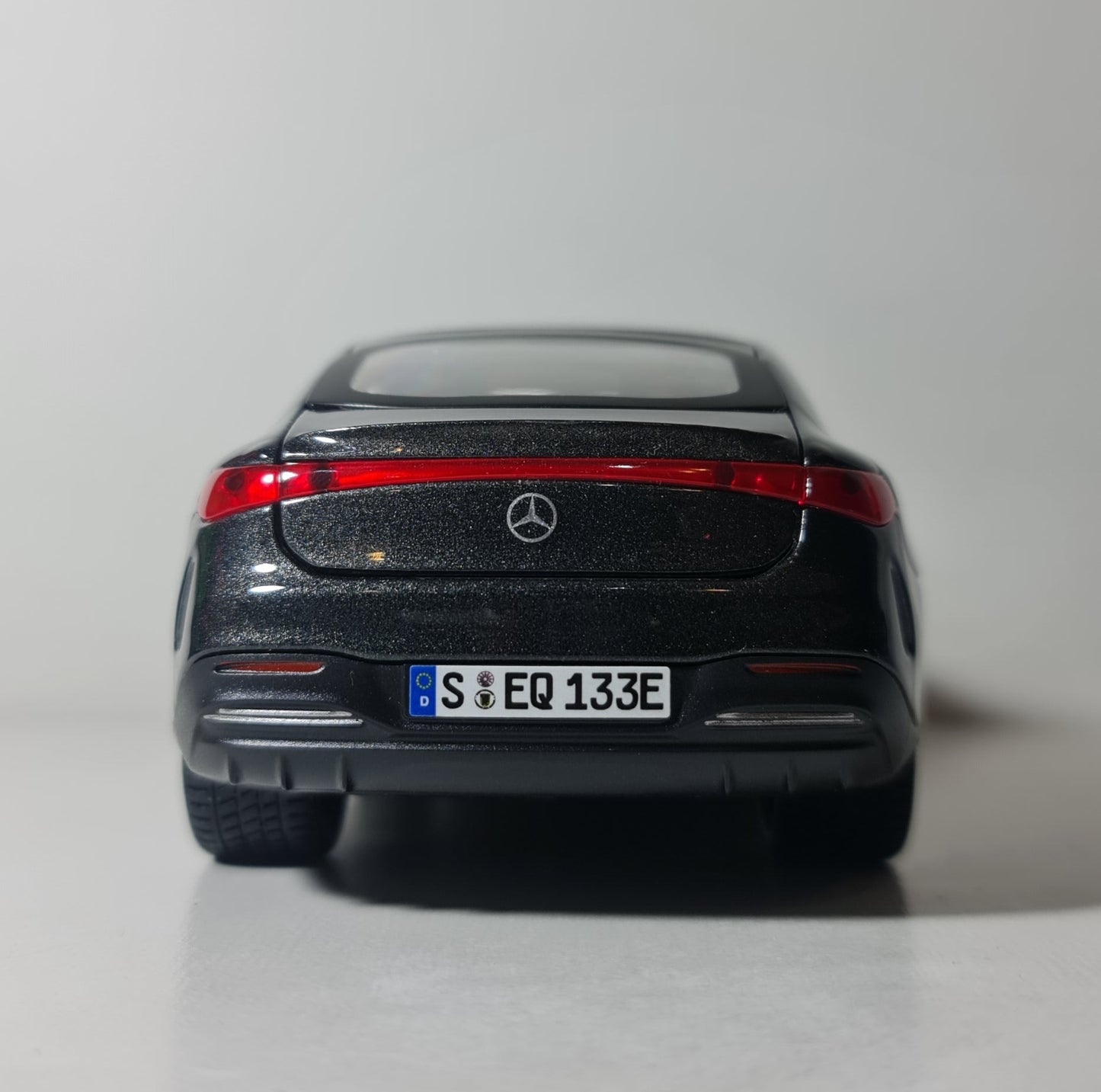 MERCEDES EQS