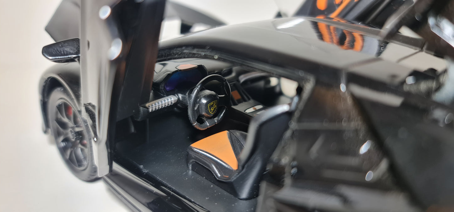 LAMBORGHINI REVUELTO
