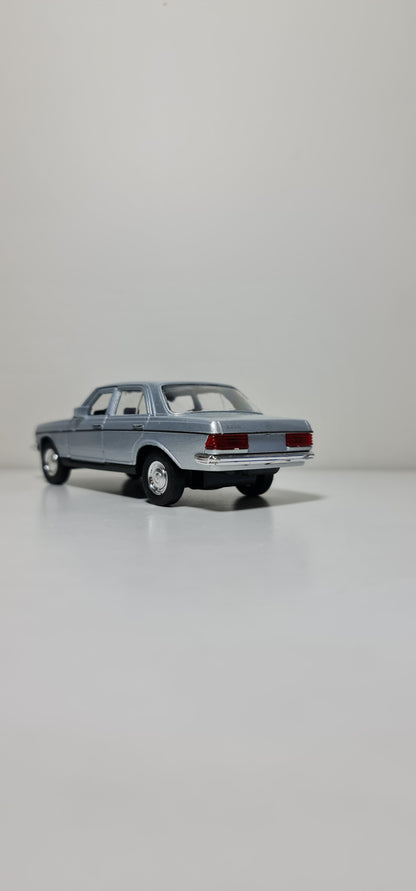 MERCEDES 230E