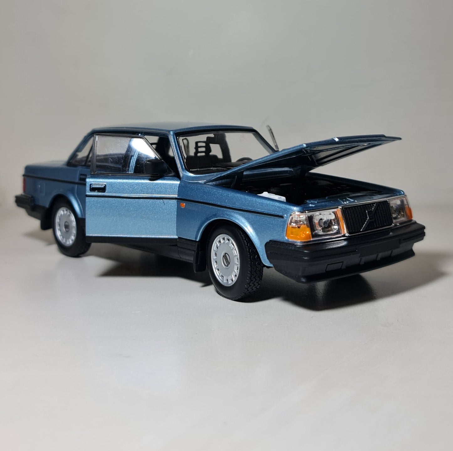 VOLVO 240 GL 1985