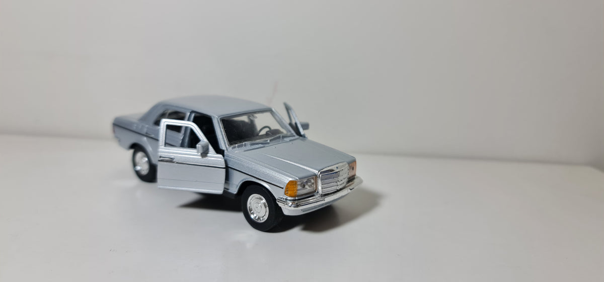 MERCEDES 230E