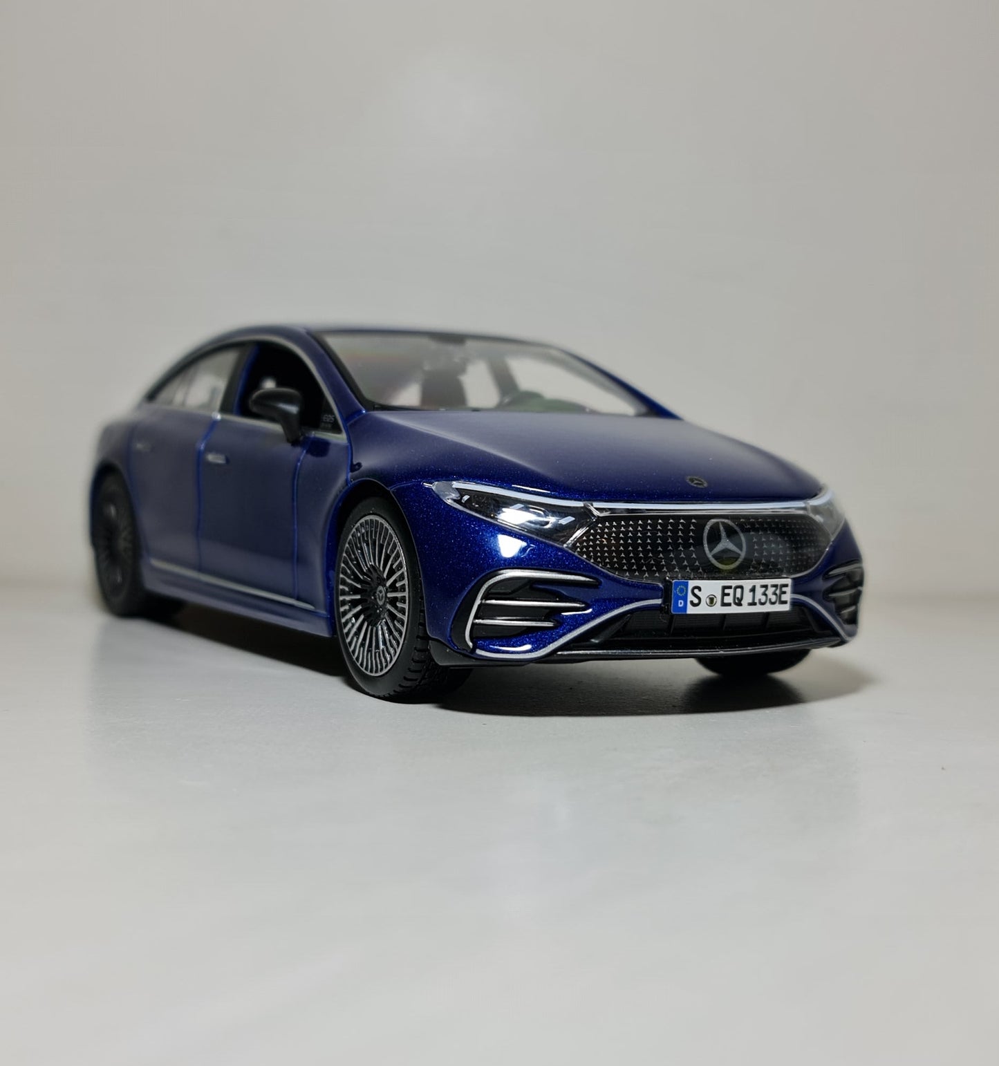 MERCEDES EQS