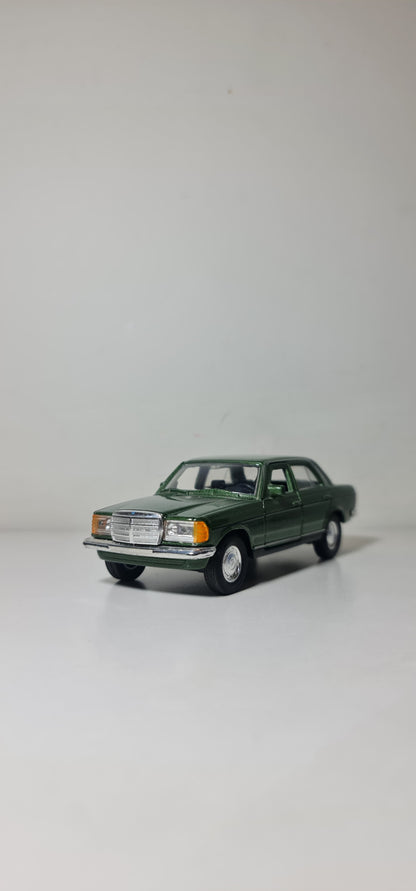 MERCEDES W123 230E