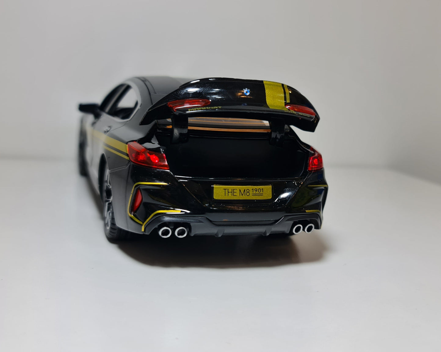 BMW M8 GRAN COUPÈ