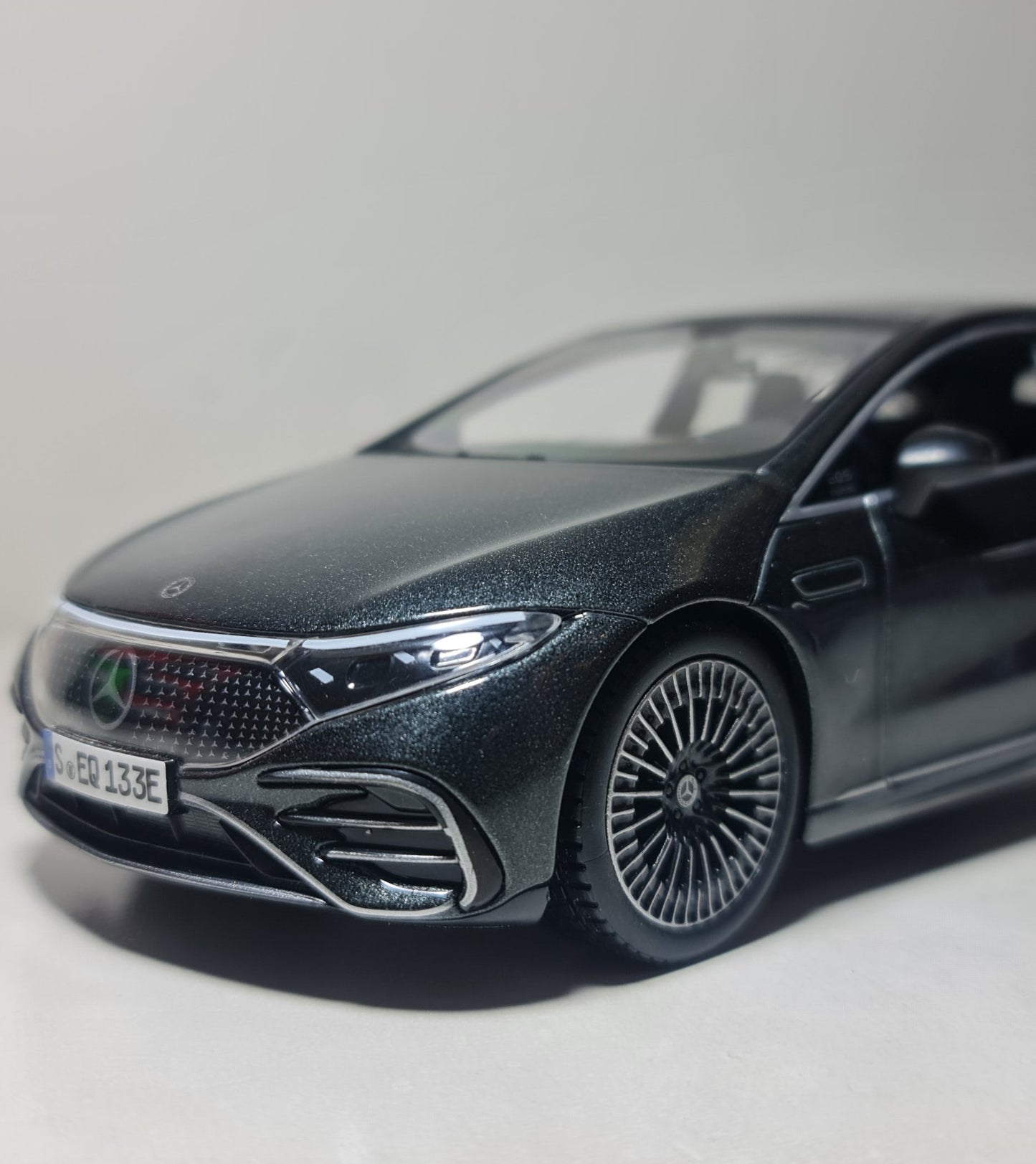 MERCEDES EQS