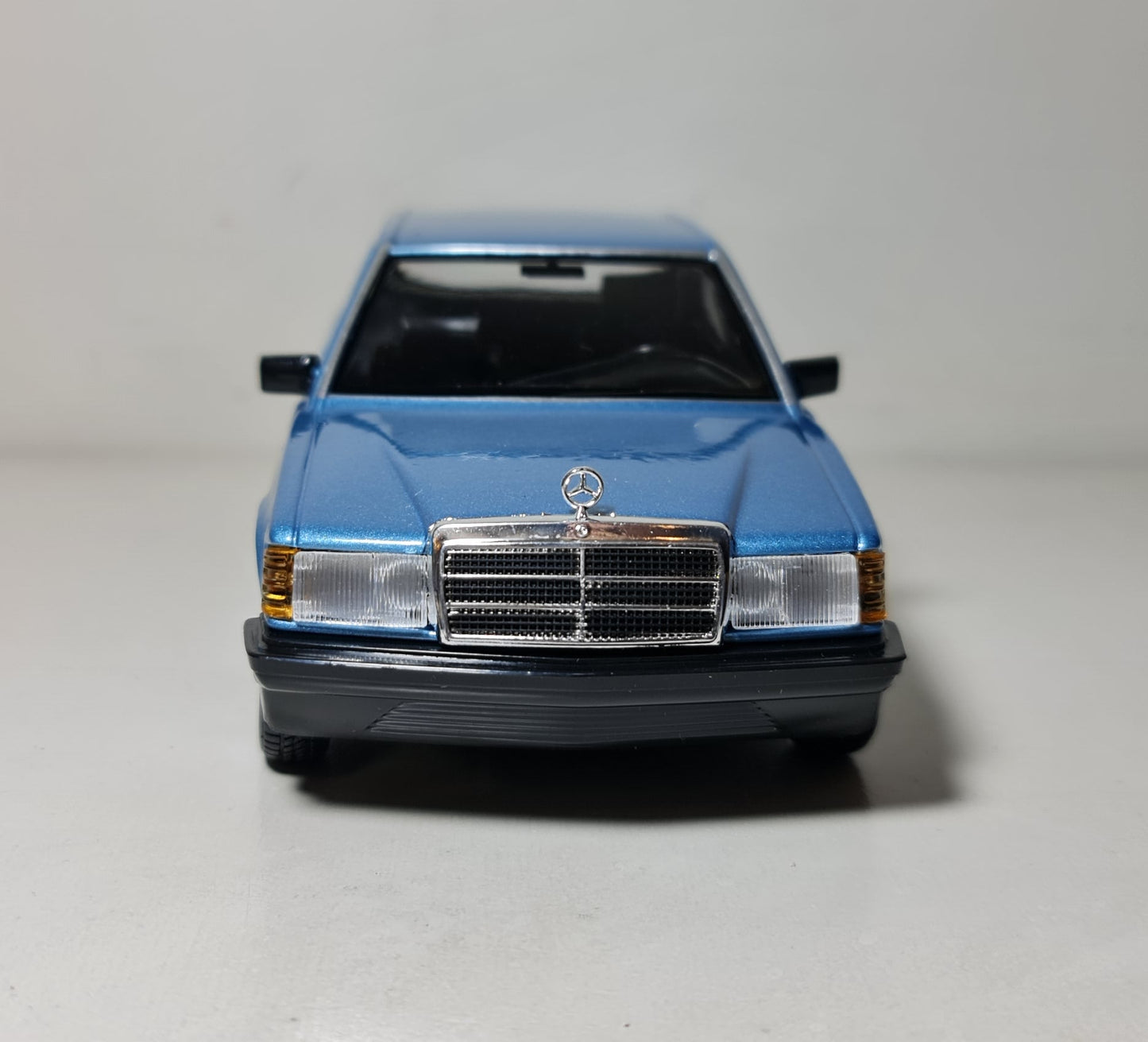 MERCEDES 190E W201