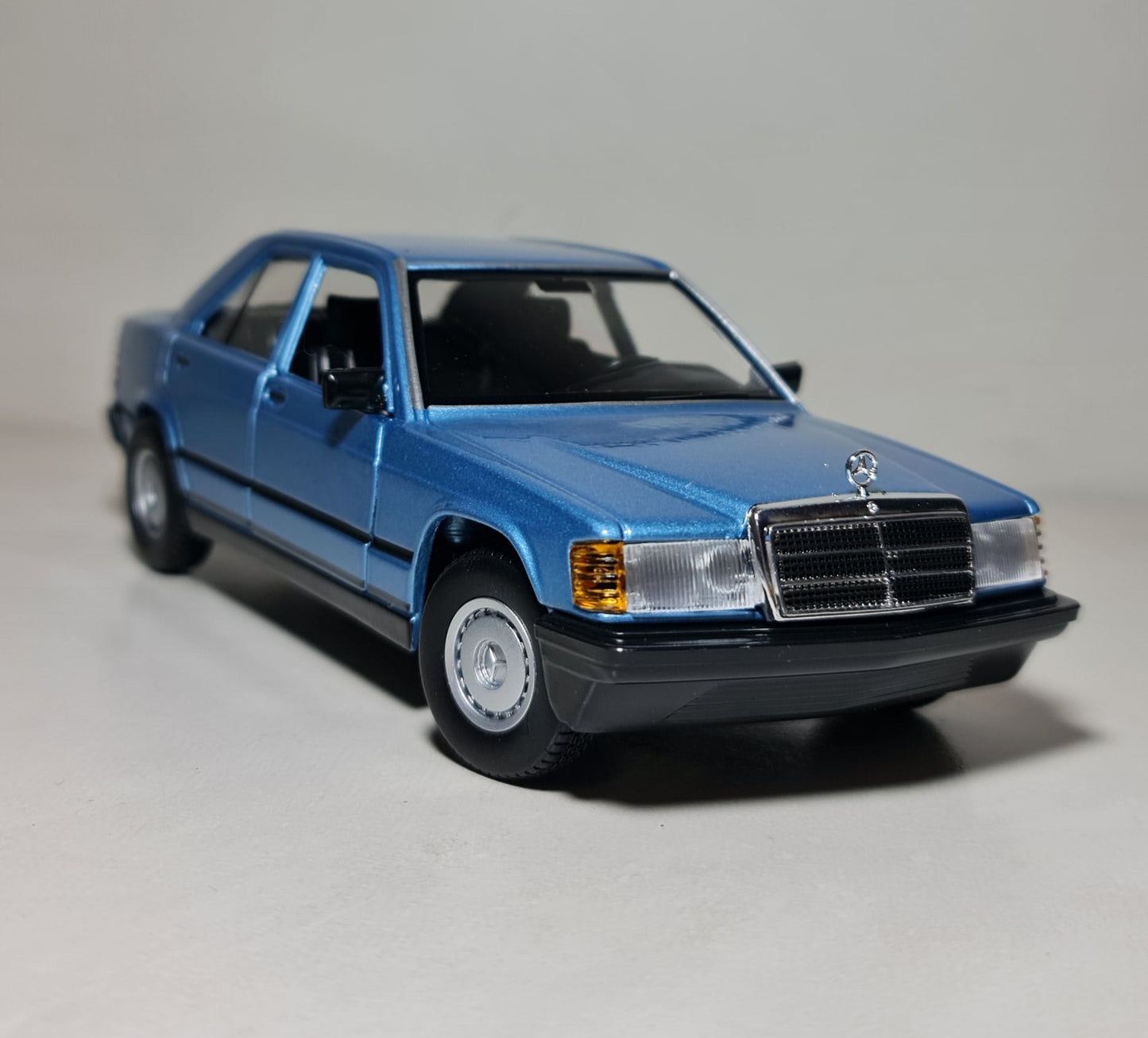 MERCEDES 190E W201