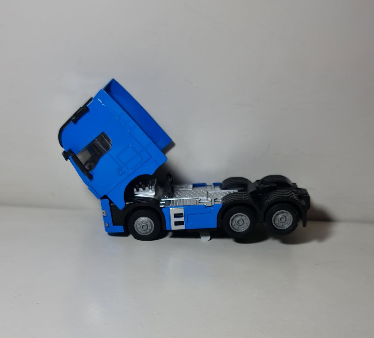 MAN CONTAINER HEAD