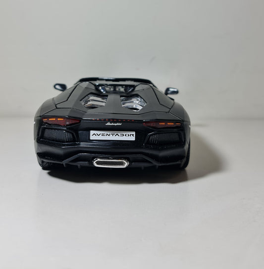 LAMBORGHINI AVENTADOR SVJ ROADSTER