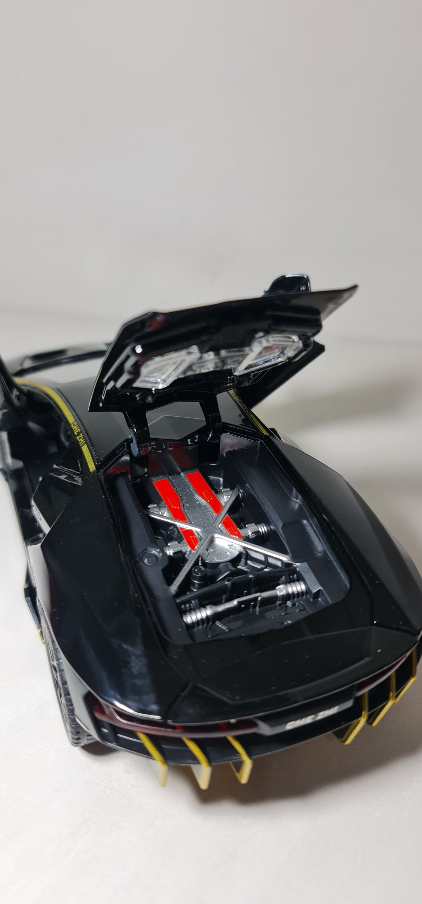 LAMBORGHINI CENTENARIO