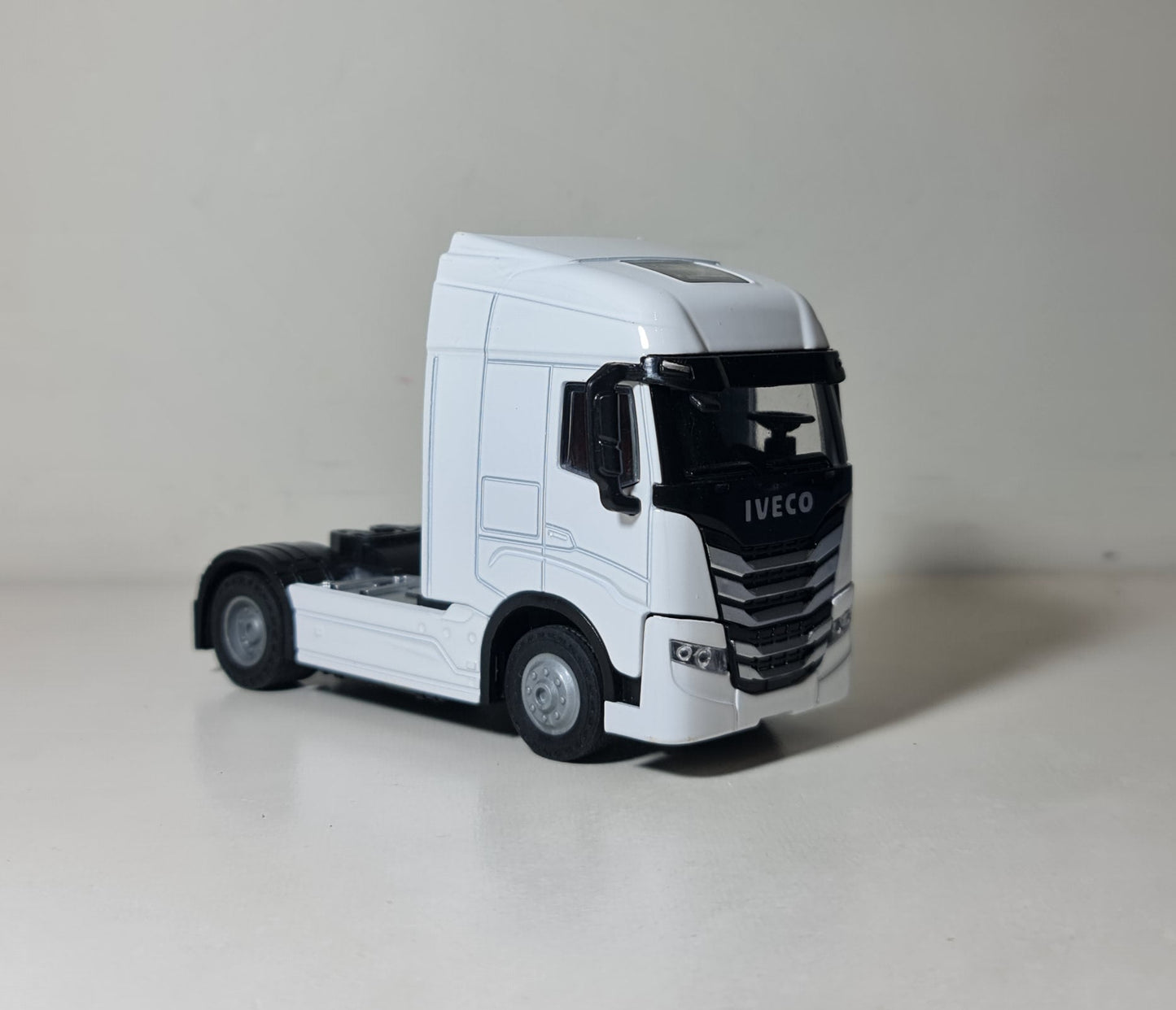 IVECO CONTAINER HEAD