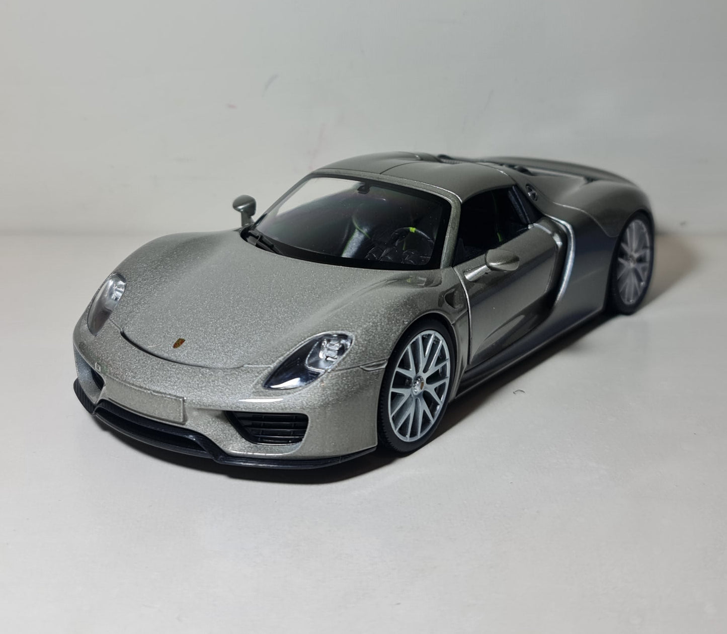 PORSCHE SPYDER 918