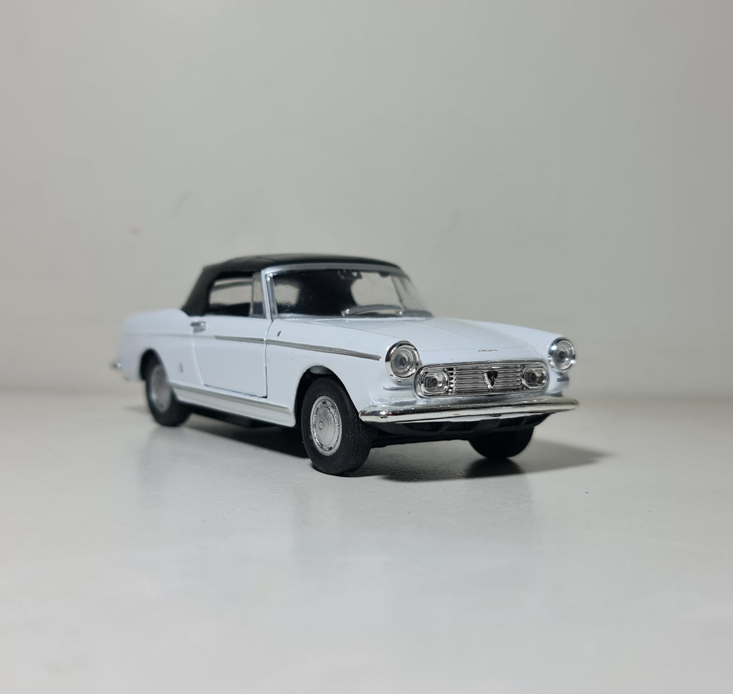 PEUGOET 404