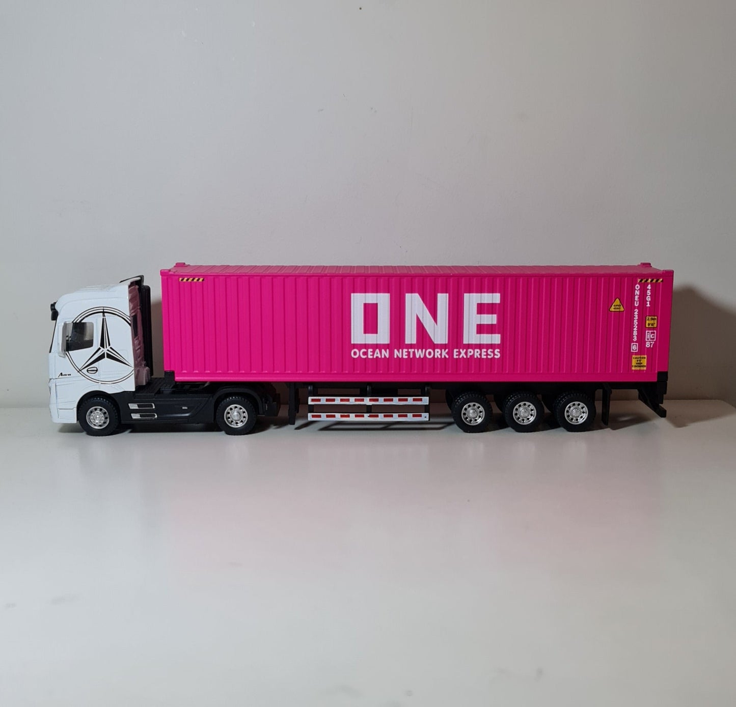 MERCEDES ACTROS (ALL METAL VERSION)