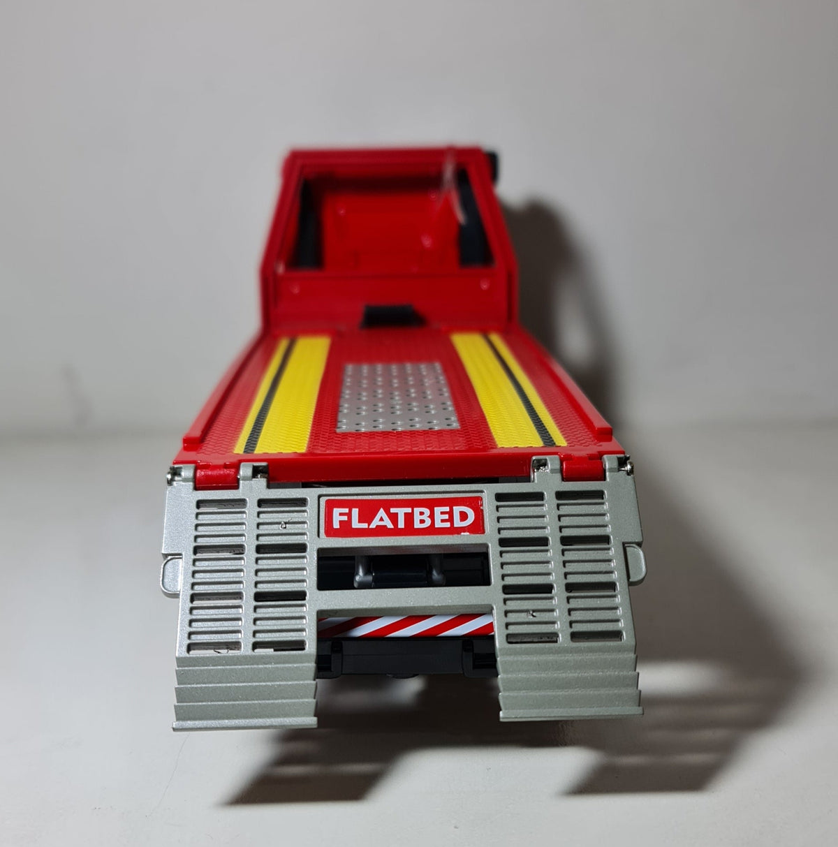 TRUCK HAULER VEHICLE
