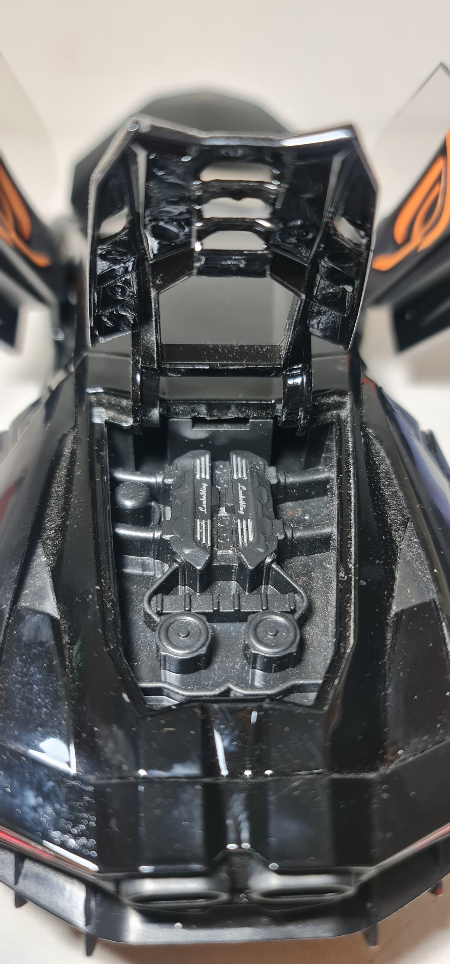 LAMBORGHINI REVUELTO