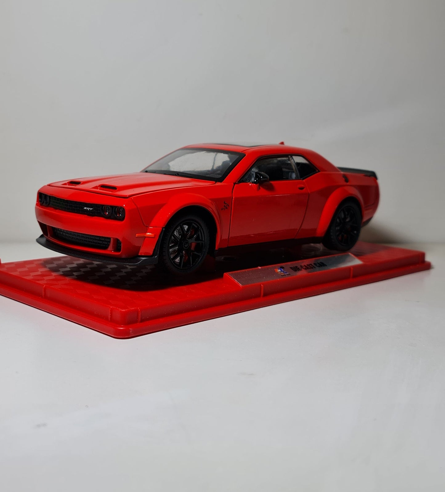DODGE CHALLENGER SRT (HELLCAT EYES)