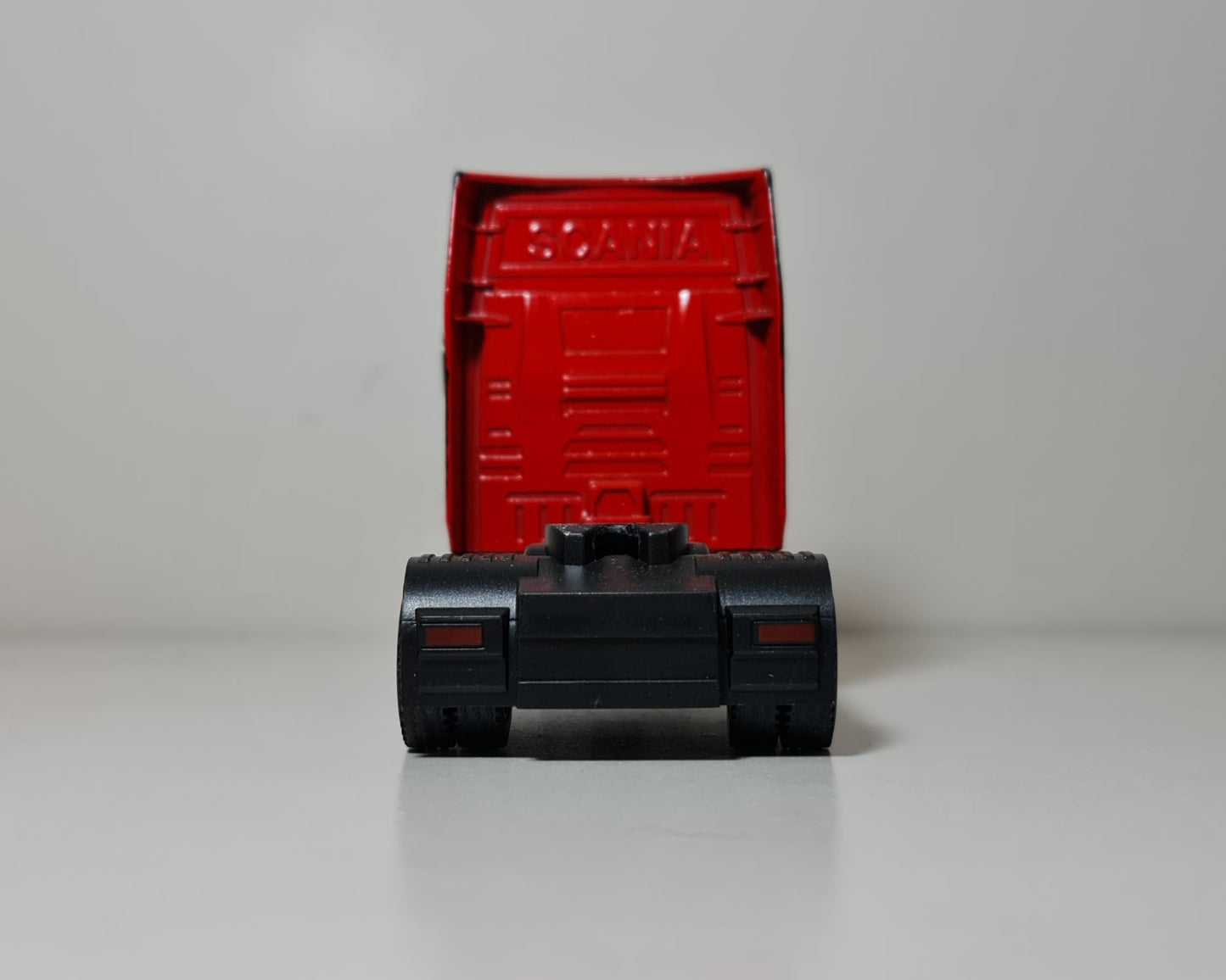 SCANIA CARS HOLDER