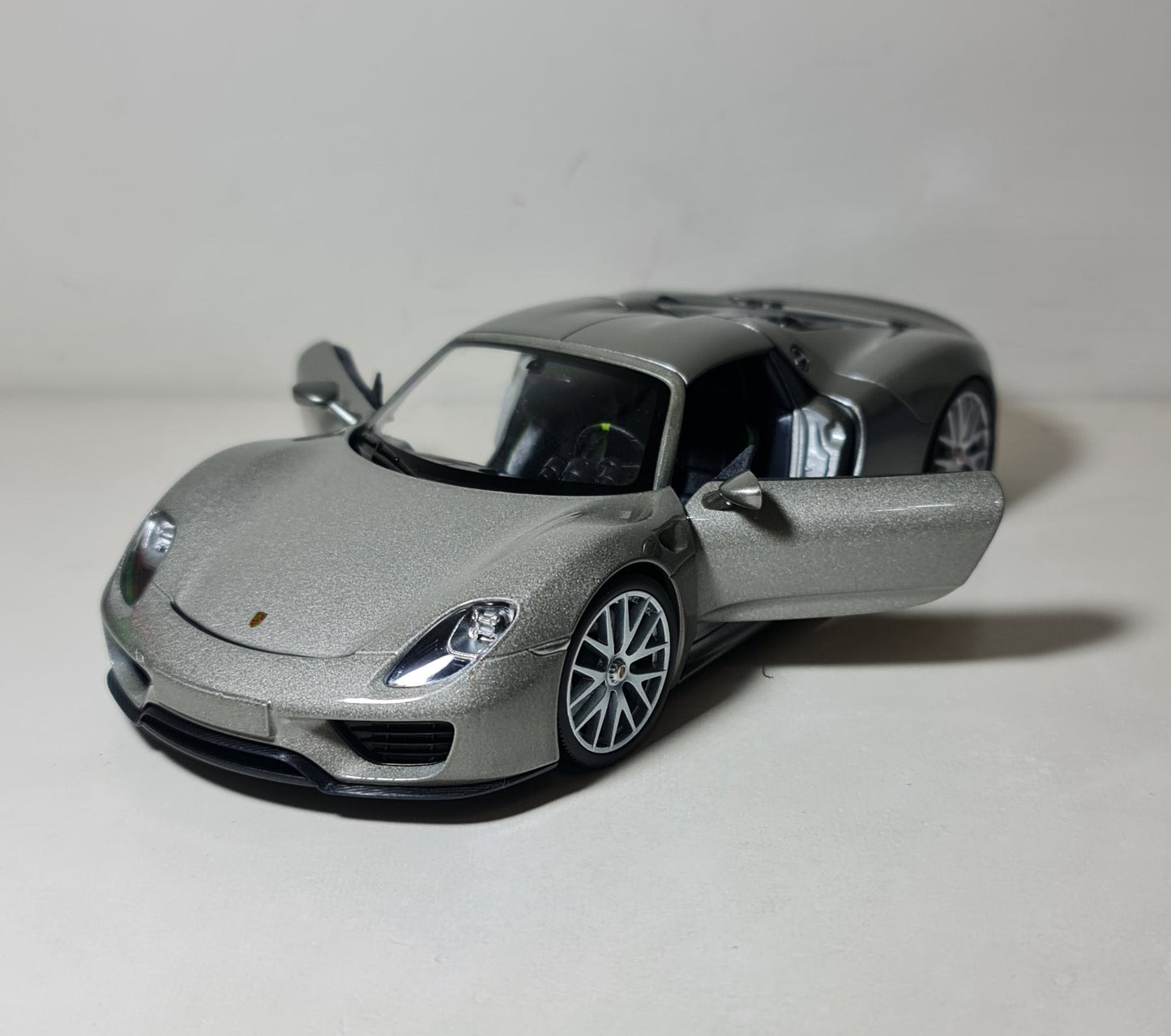 PORSCHE SPYDER 918
