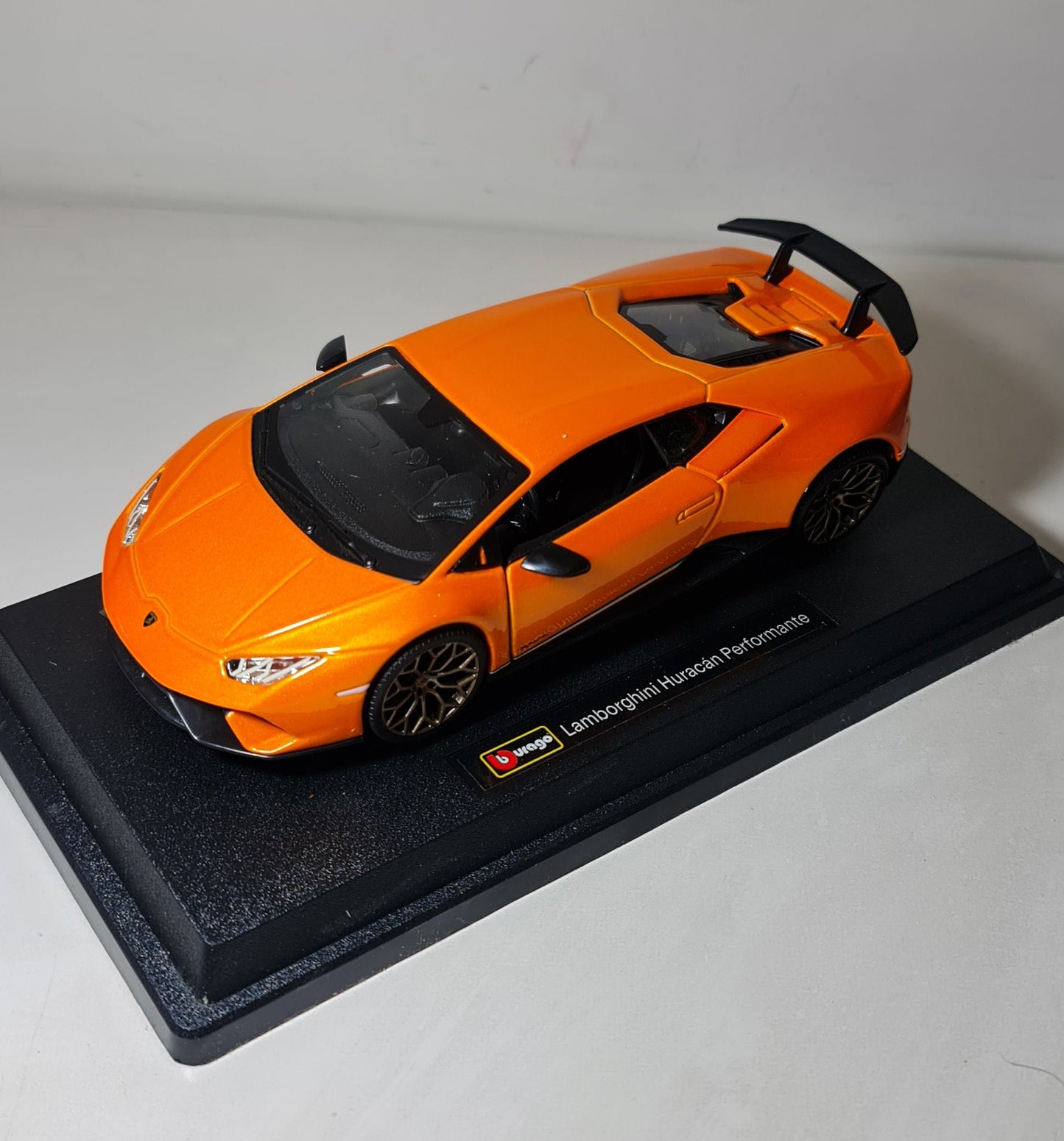 LAMBORGHINI HURACAN PERFORMANTE