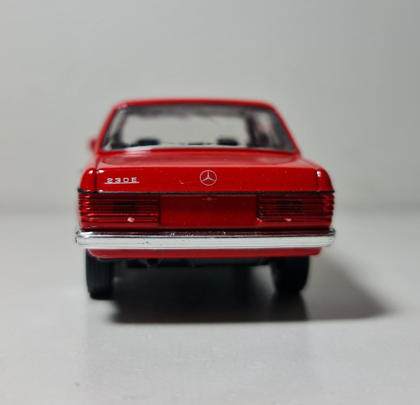 MERCEDES W123 230E