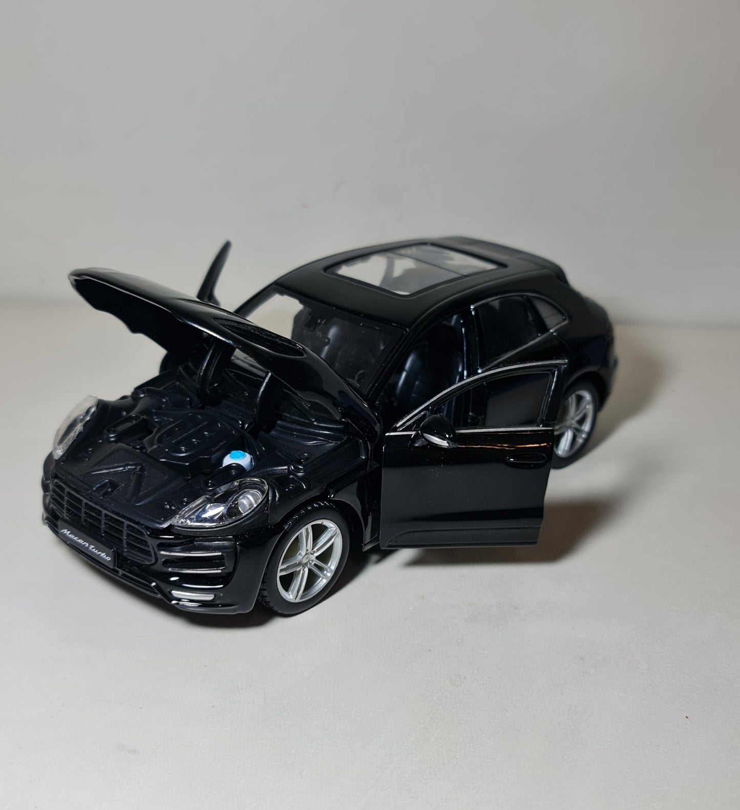 PORSCHE MACAN TURBO