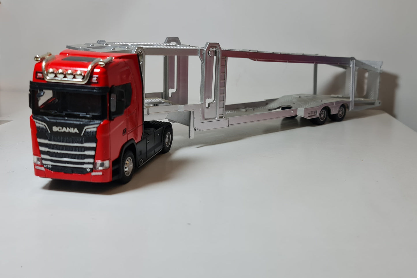 SCANIA CARS HOLDER