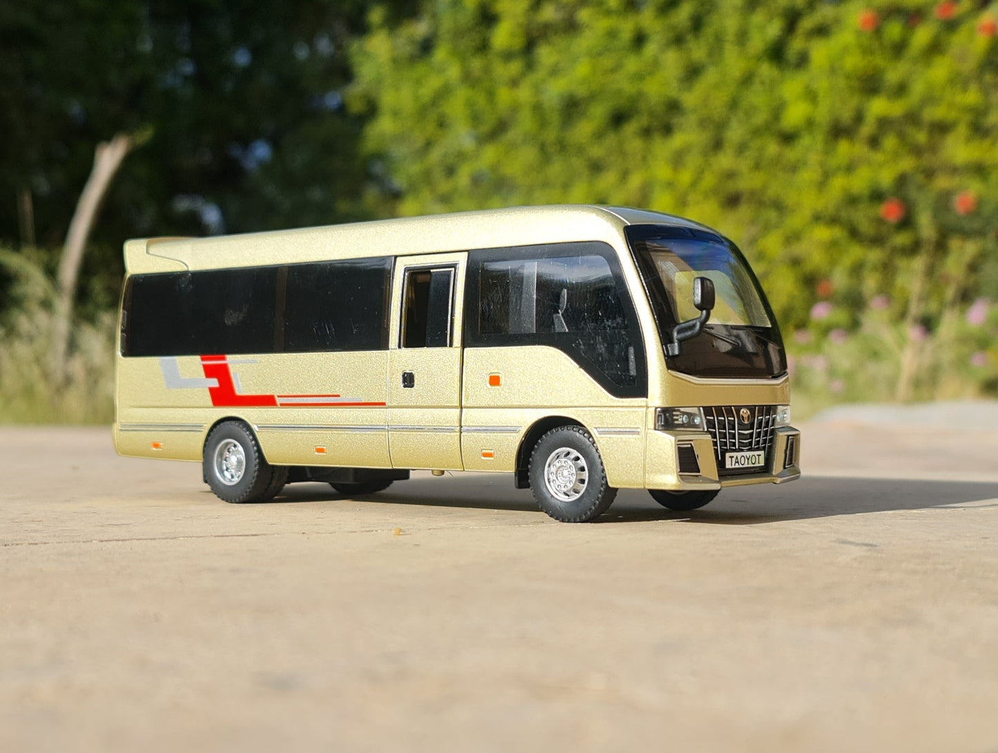 TOYOTA COASTER