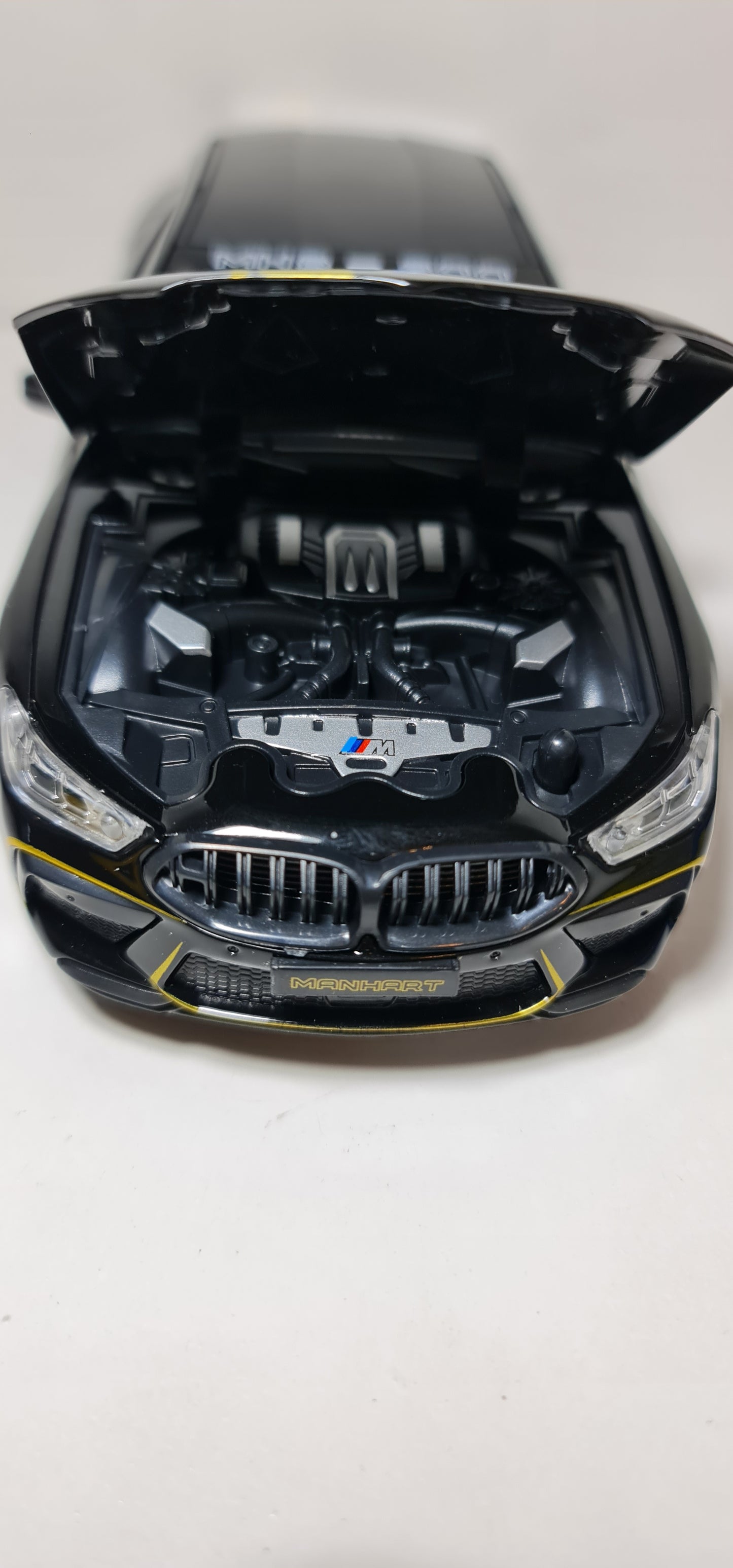 BMW M8 GRAN COUPÈ