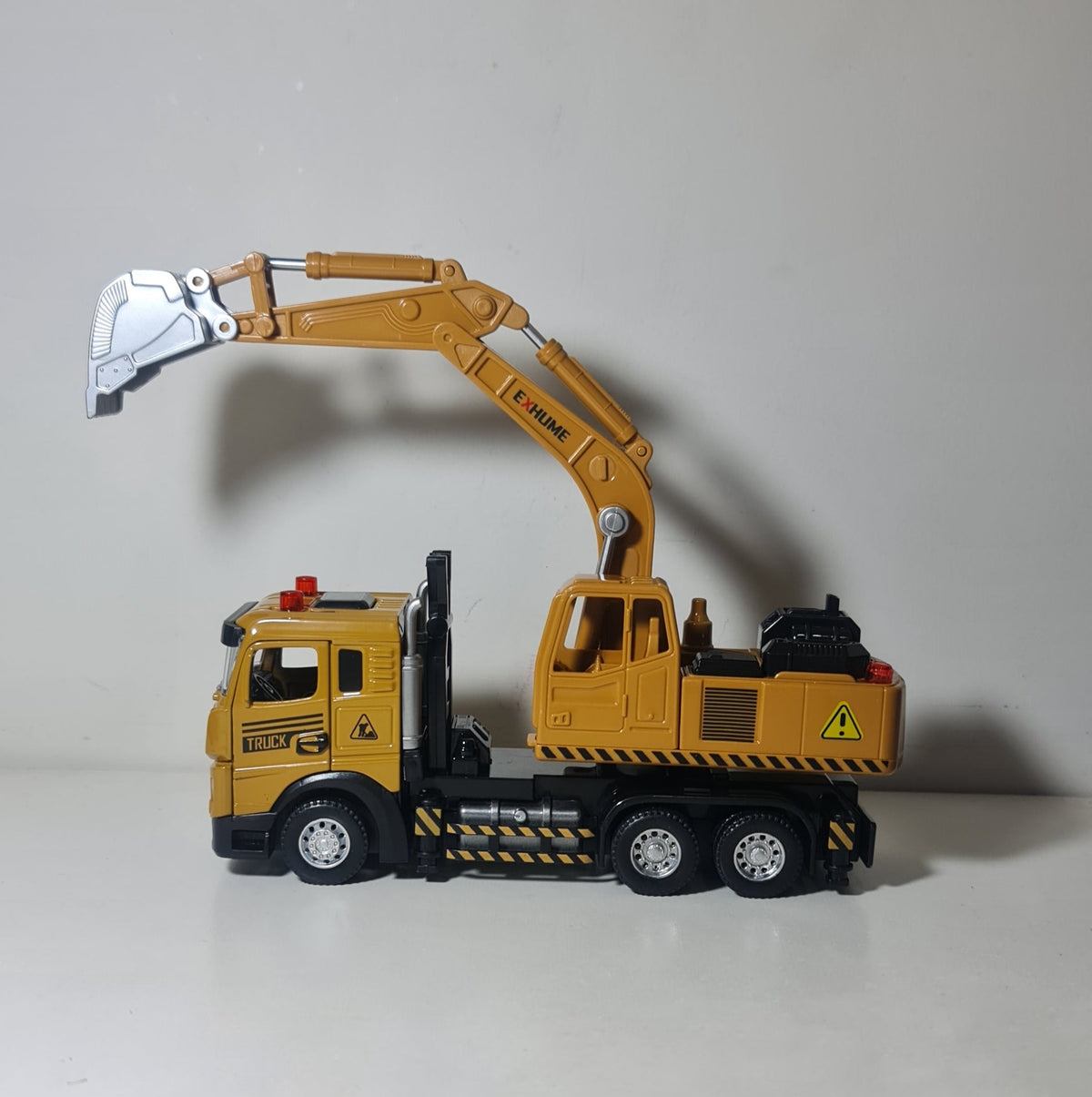 EXCAVATOR VEHICLE