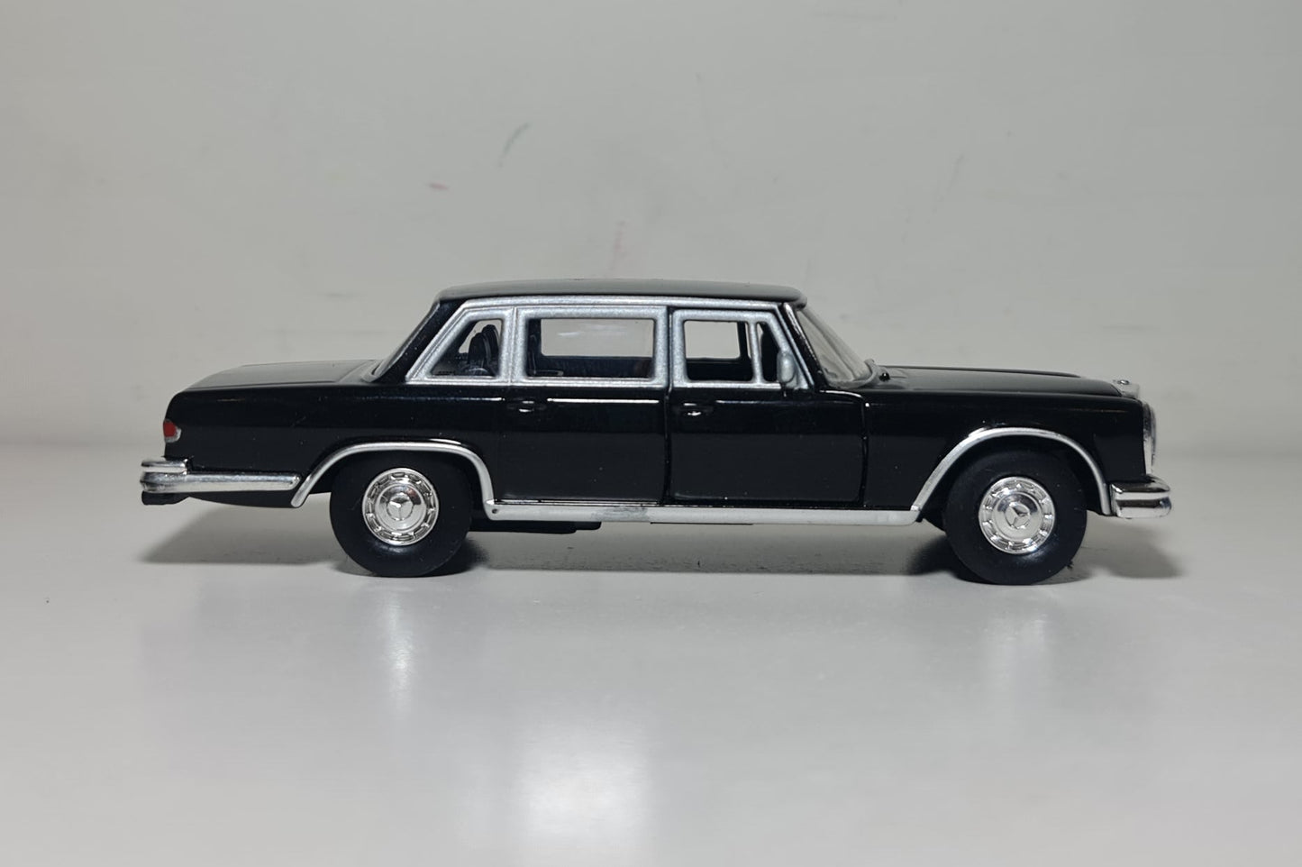 MERCEDES D600 PULLMAN