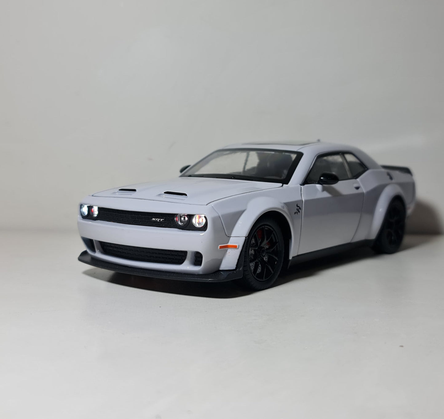 DODGE CHALLENGER SRT (HELLCAT)