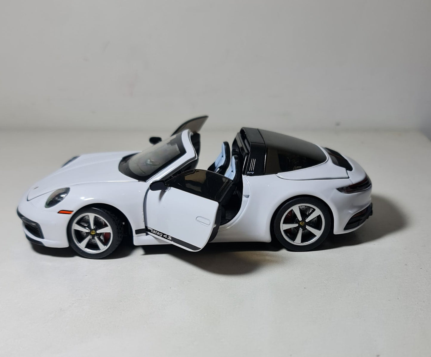 PORSCHE 911 TARGA 4S