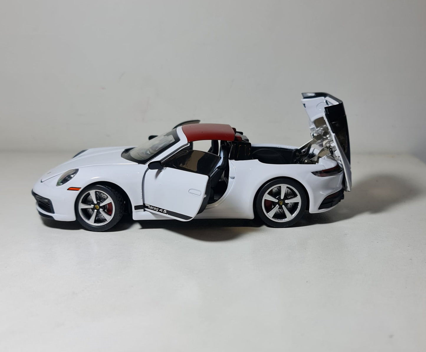PORSCHE 911 TARGA 4S