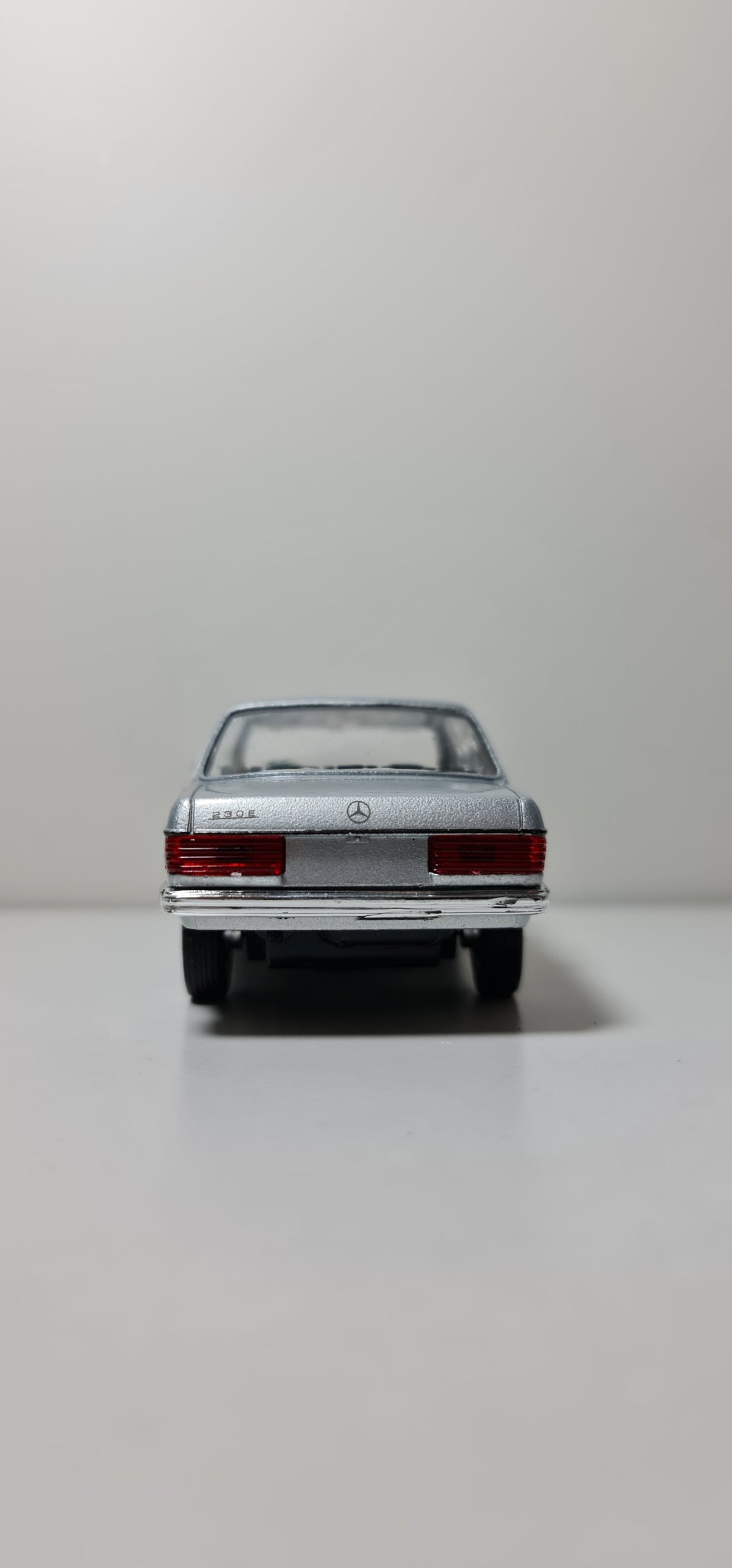 MERCEDES 230E