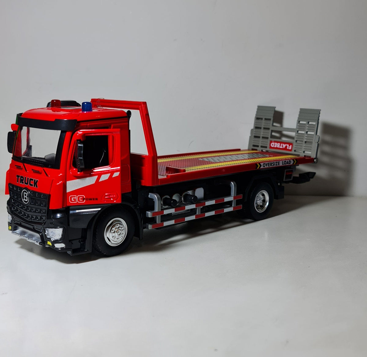 TRUCK HAULER VEHICLE