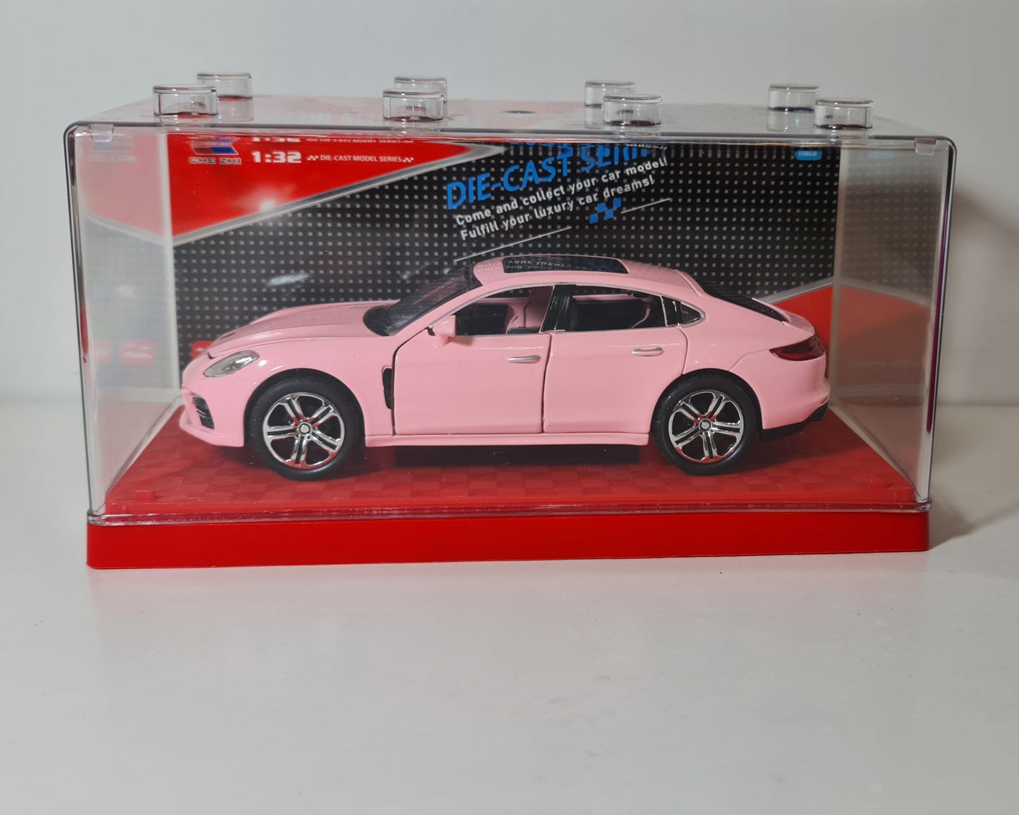 PORSCHE PANAMERA (PINK EDITION)
