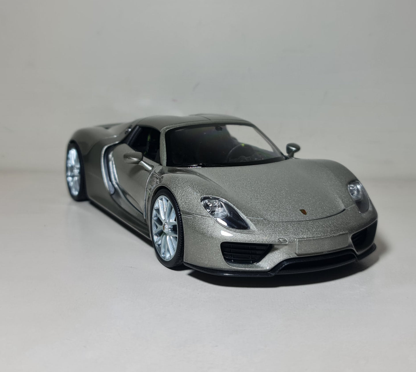PORSCHE SPYDER 918