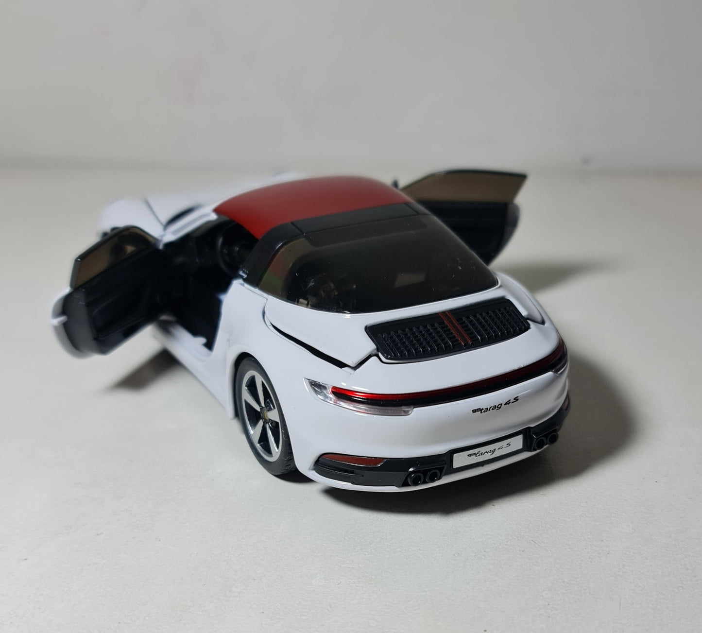 PORSCHE 911 TARGA 4S
