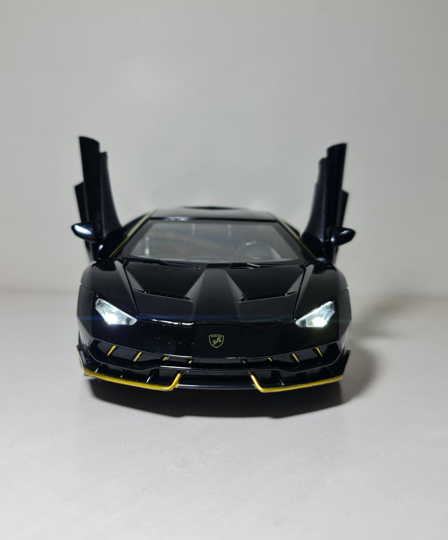 LAMBORGHINI CENTENARIO