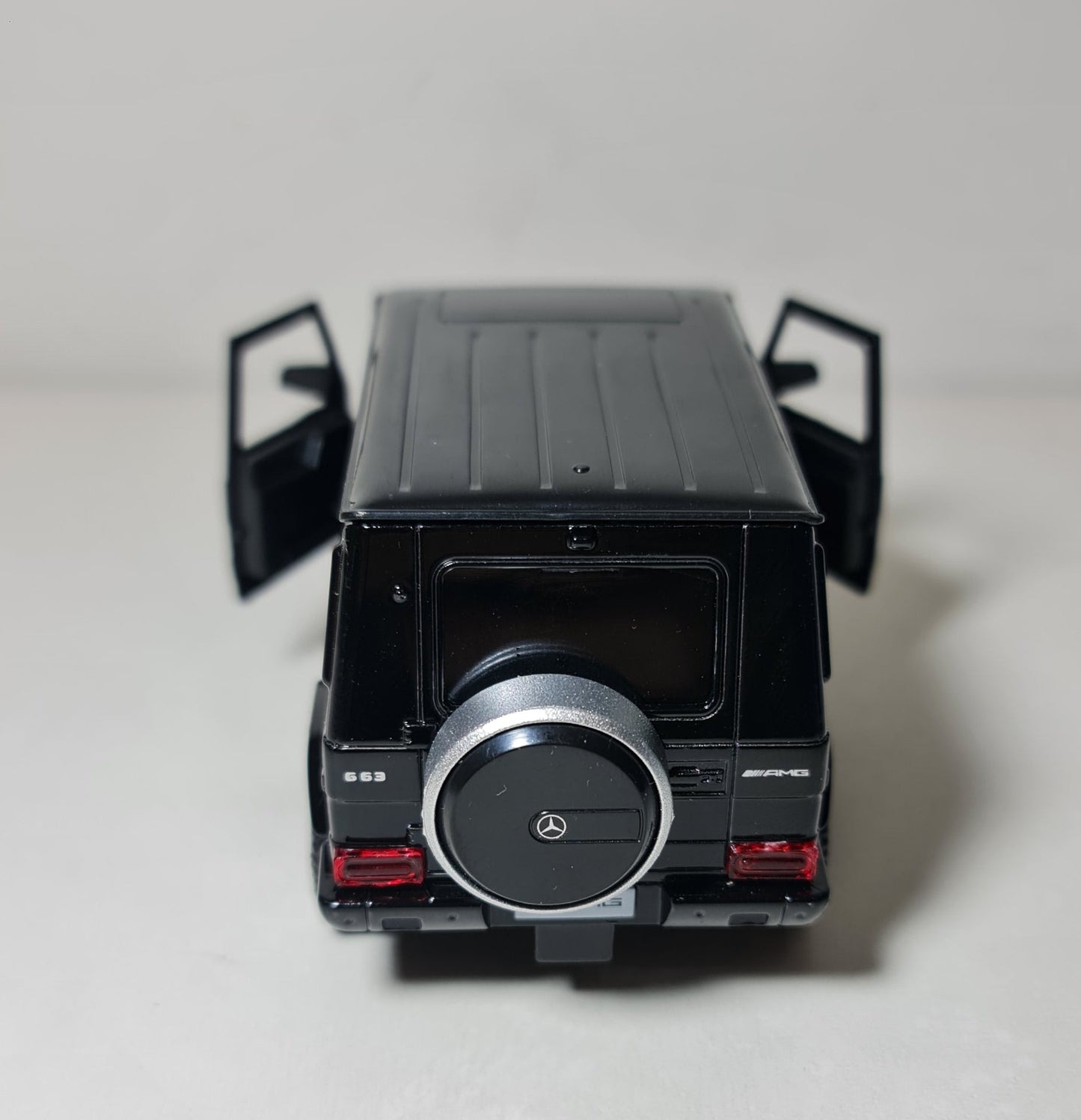 MERCEDES G63(R.M.Z)