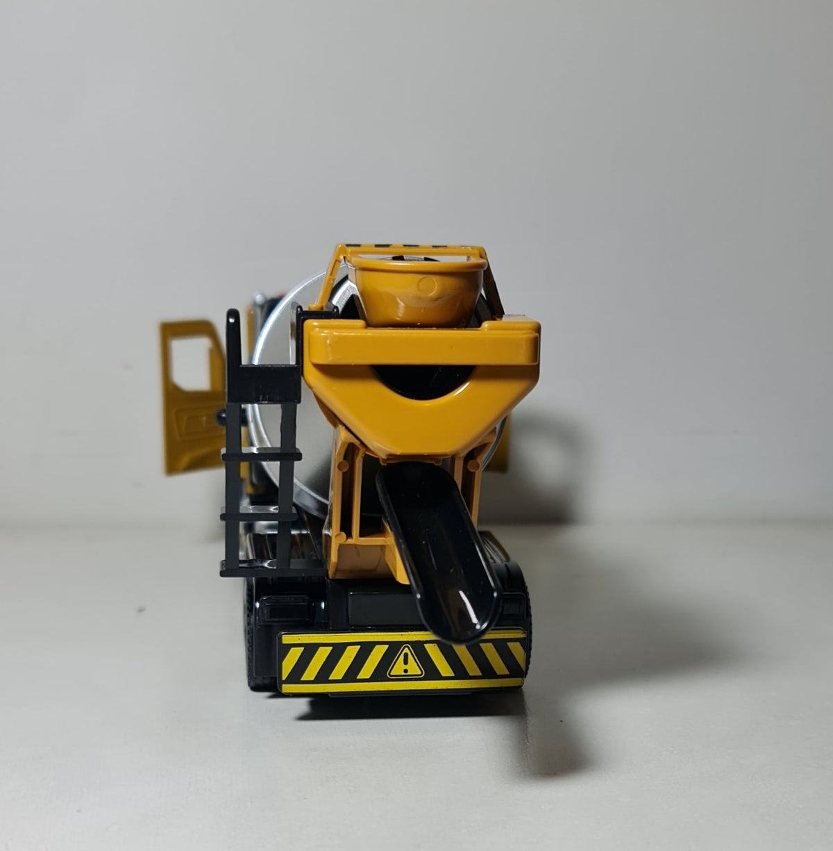 CEMENT MIXER
