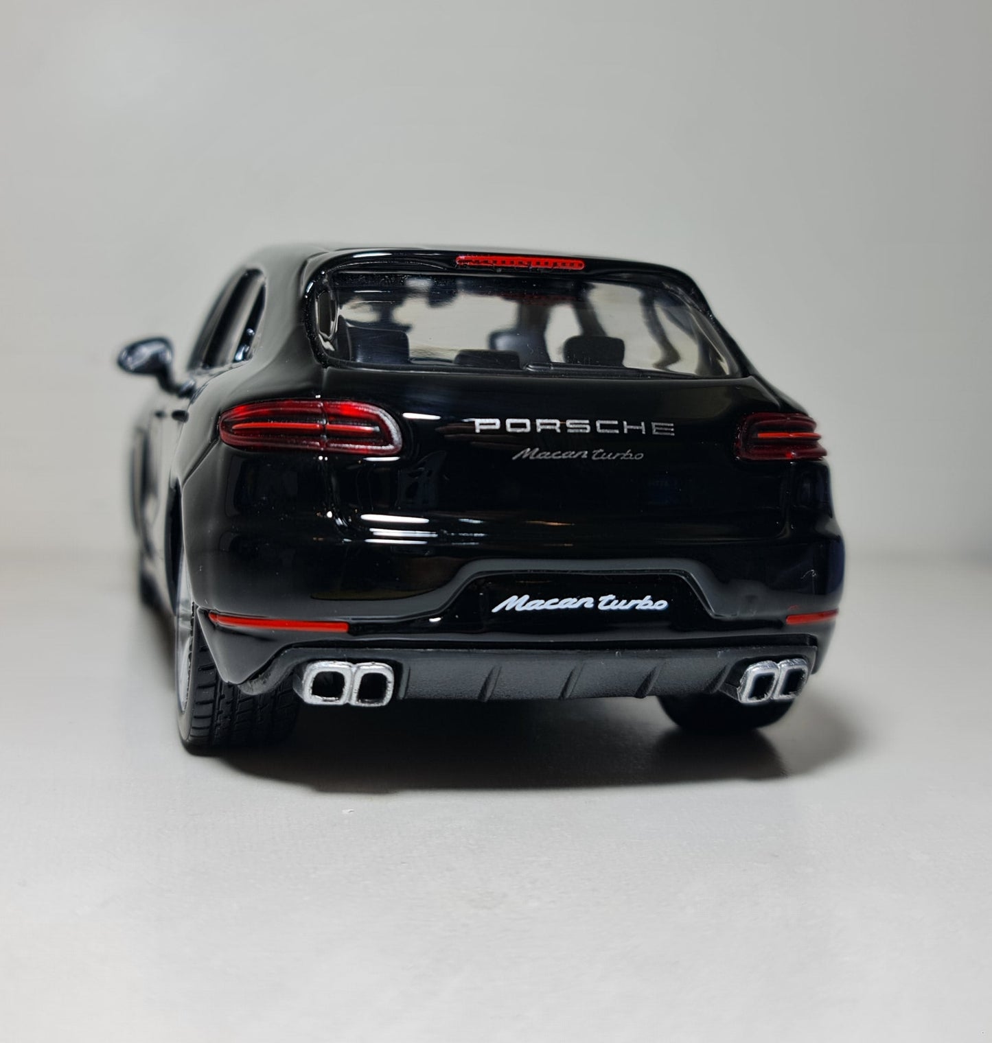 PORSCHE MACAN TURBO